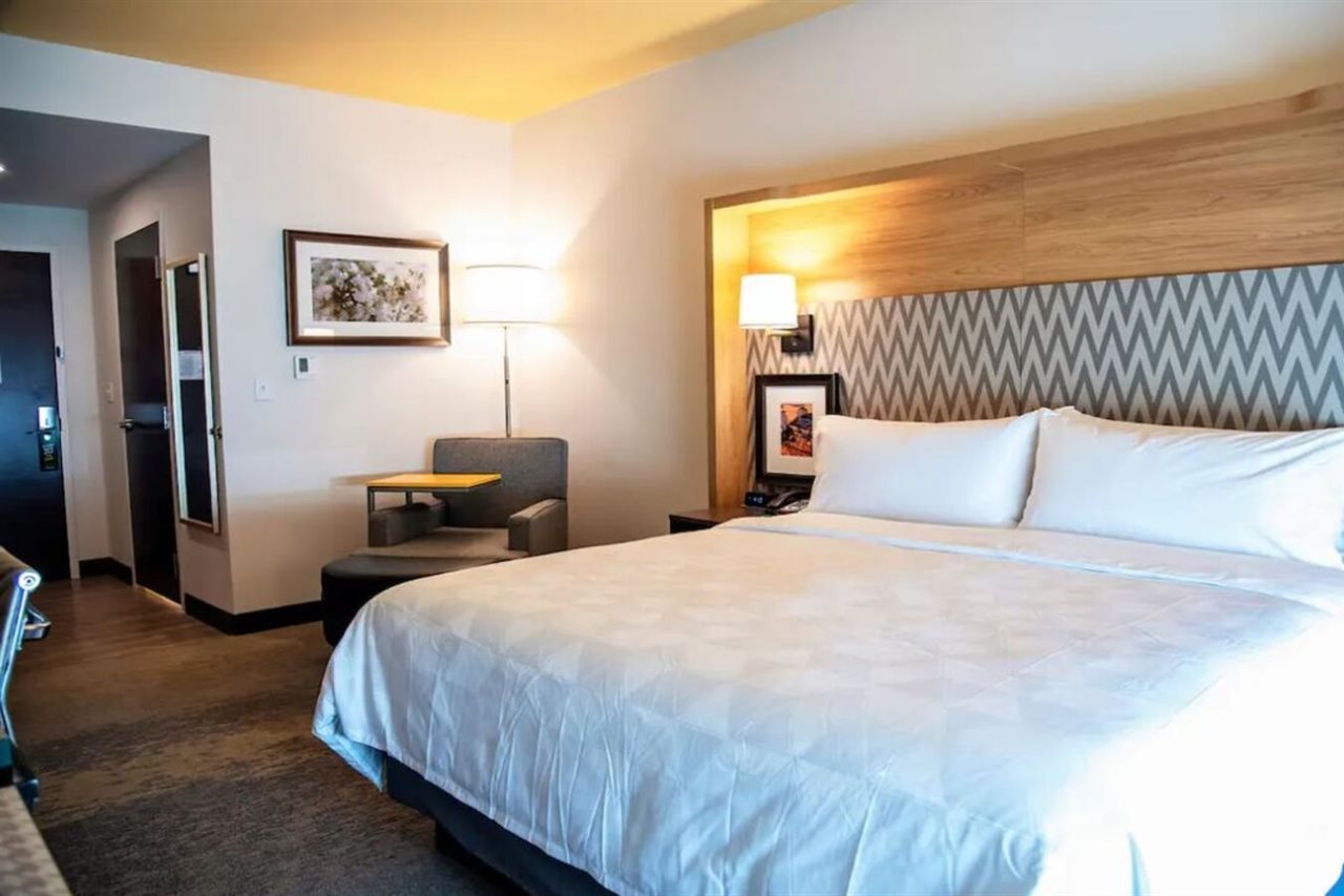 Holiday Inn Hotel & Suites Savannah Airport Pooler - photo 13