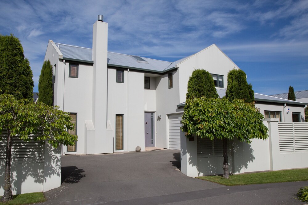 40 Thornycroft Street Bed And Breakfast — 5-Star Luxury Hotel in Christchurch, New Zealand