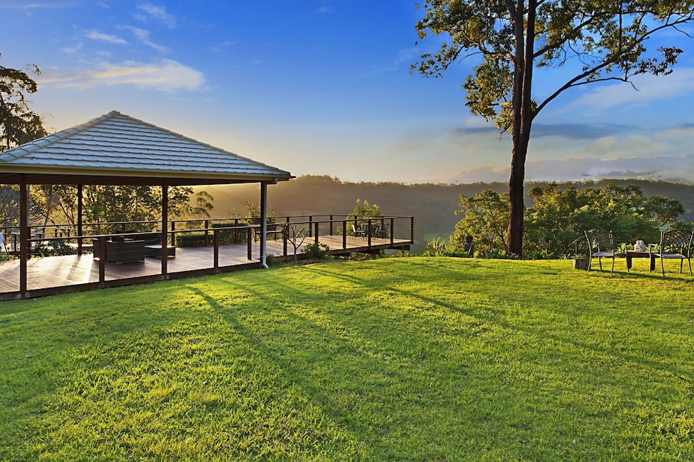 Escarpment Retreat & Day Spa for Couples — 5-Star Luxury Hotel in Tamborine Mountain, Australia