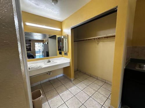 Sunpark Inn & Suites - photo 12
