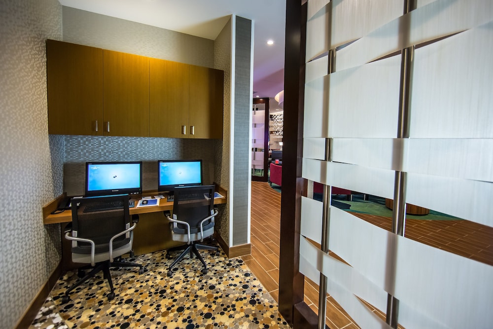 SpringHill Suites Lumberton - photo 26