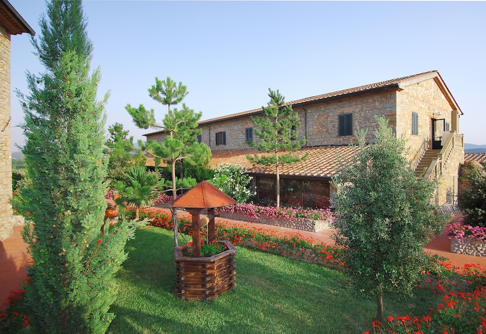 Hotel Fattoria Belvedere — 4-Star Luxury Hotel in Guardistallo, Italy