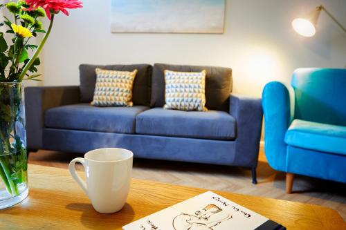 Beautifully furnished 4 bed townhouse on South Cliff