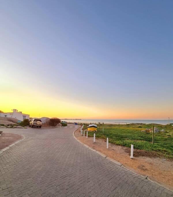 Flamink Beach View Cottage in Paternoster — 4-Star Luxury Hotel in Cape Town, South Africa