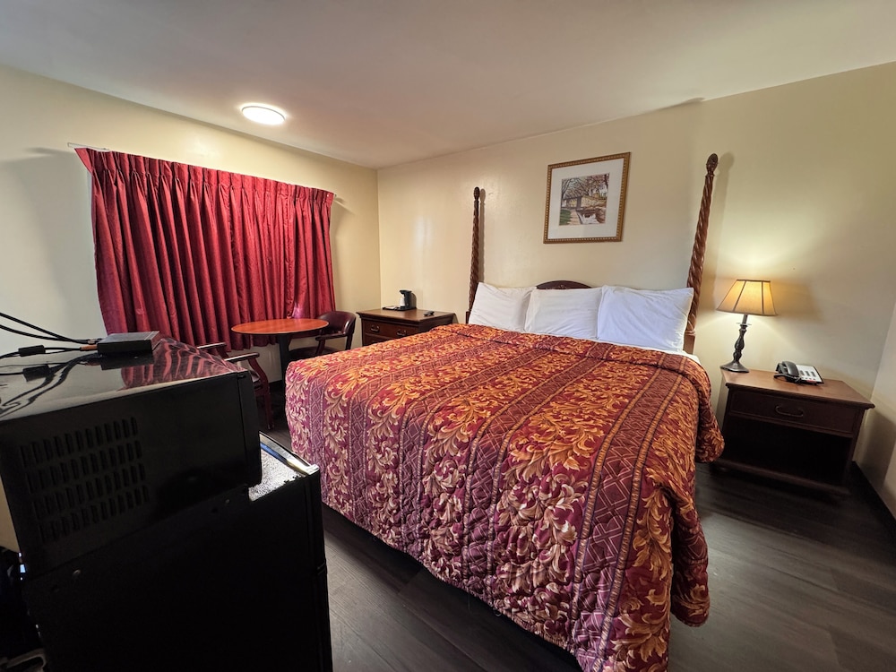 Whispering Pines by Hotel O Whitestone VA - photo 4