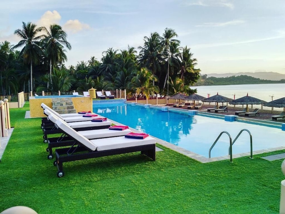 Foxy S Beach Resort in San Vicente, Philippines