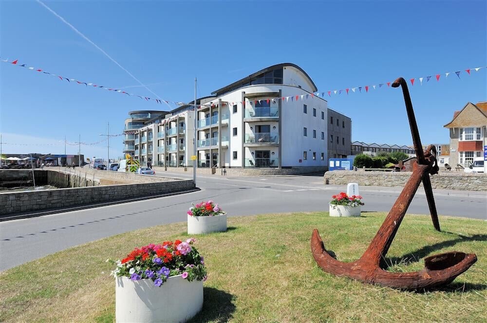 Sandstones — 4-Star Luxury Hotel in Bridport, United Kingdom