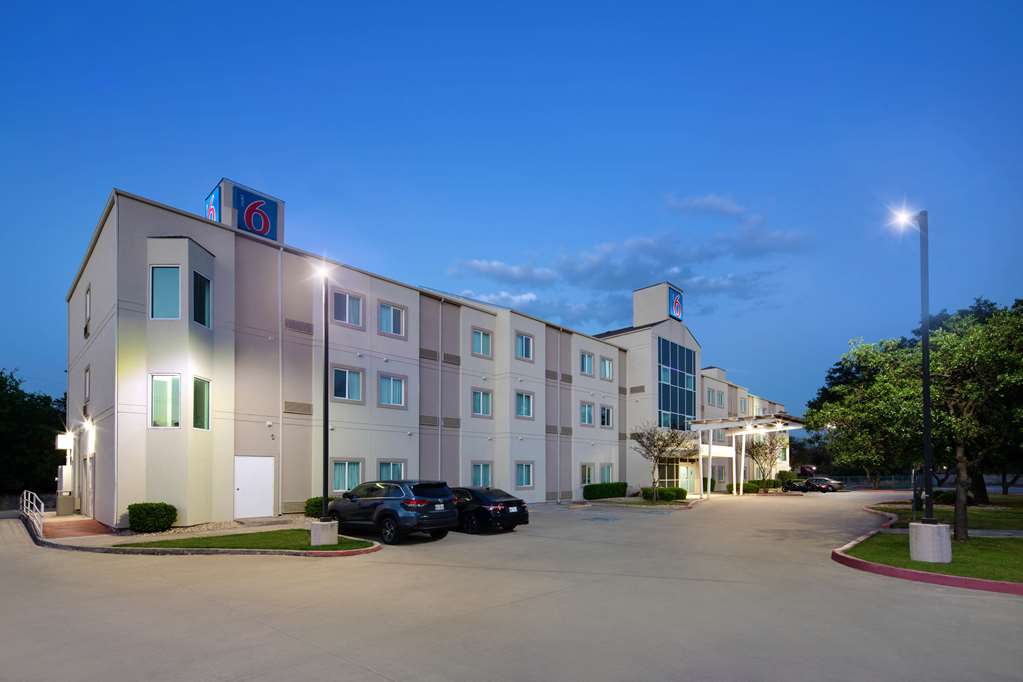 Motel 6 San Antonio TX Airport - photo 2