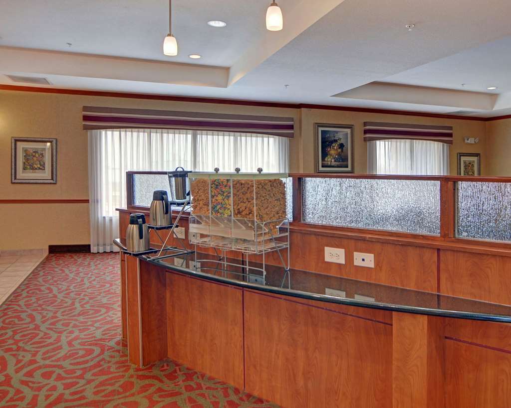 Quality Suites Near Cedar Creek Lake - photo 32