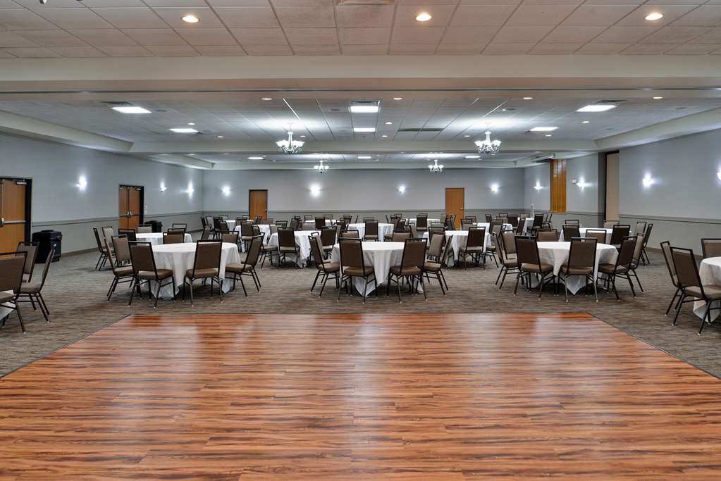 Comfort Inn & Suites Madison North - photo 29