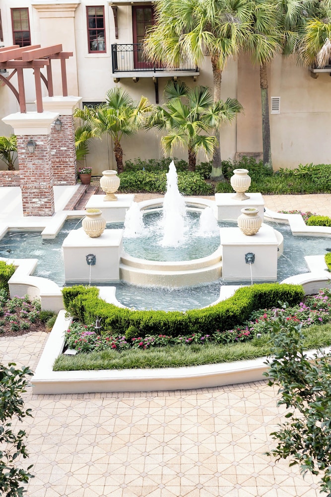 Carriage House Hotel - photo 31