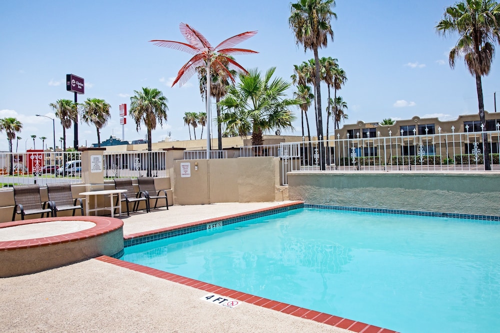 OYO Hotel McAllen Airport South - photo 57