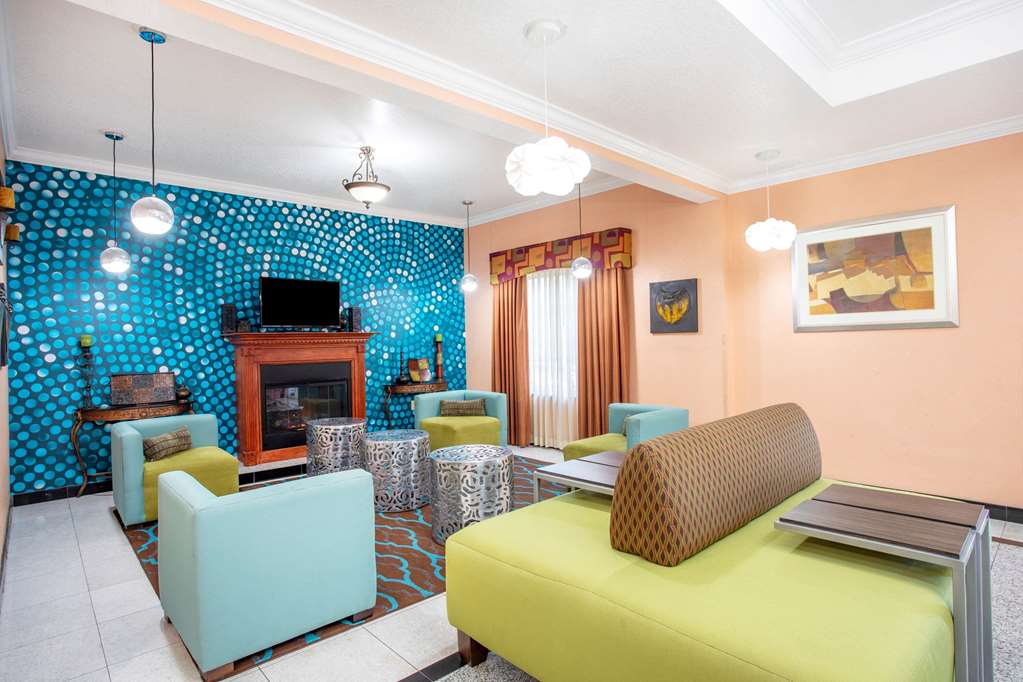 La Quinta Inn & Suites by Wyndham St. Augustine - photo 3