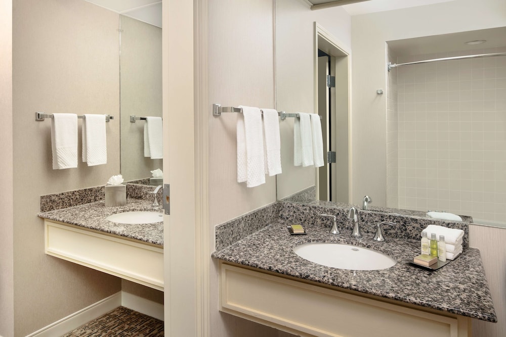 DoubleTree by Hilton Sonoma Wine Country - photo 34