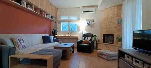 Country Nest — Messini