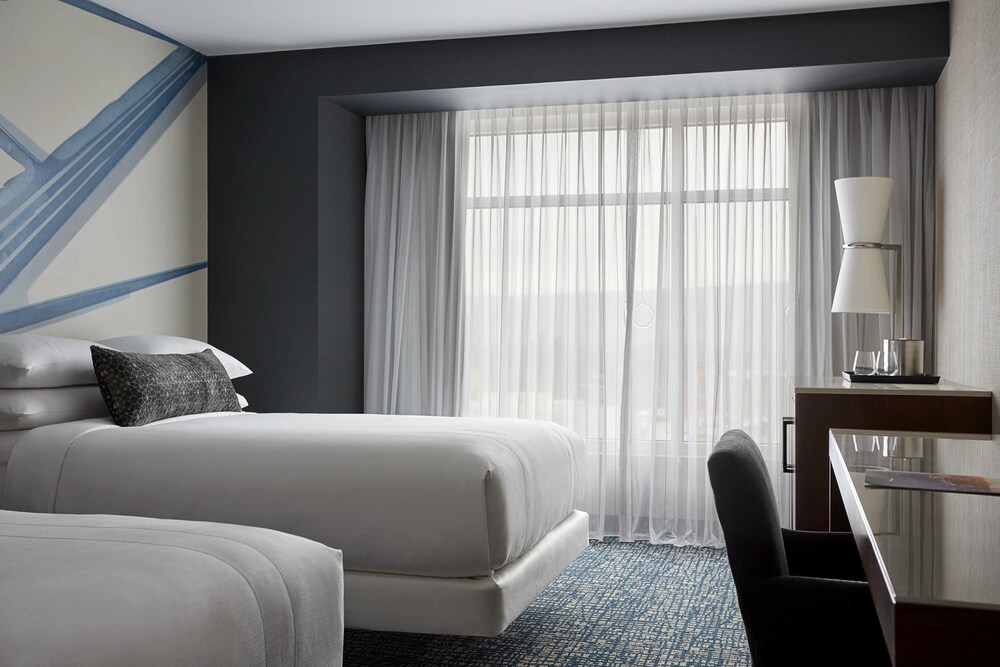 Ithaca Marriott Downtown on the Commons - photo 7