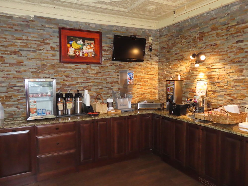 St. Charles Hotel - photo 50