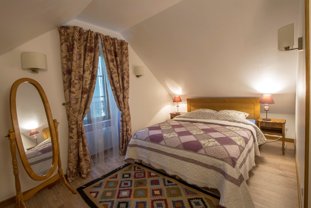 Aupres Du Chateau — Tanlay — photo 5