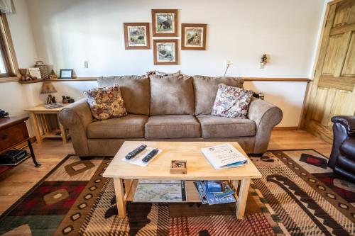 Bears Den Alaska Lodging - photo 38