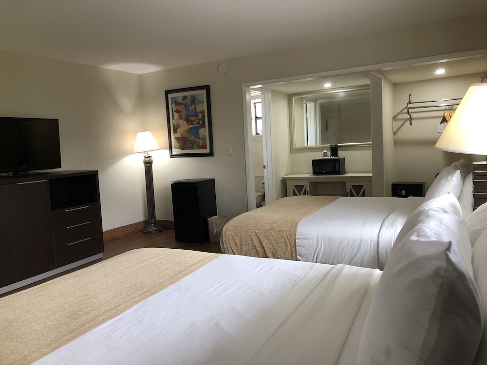 Ocean Reef Hotel - photo 24