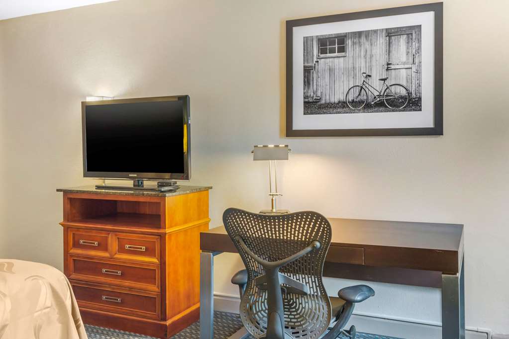 Quality Inn & Suites Apex Holly Springs - photo 14