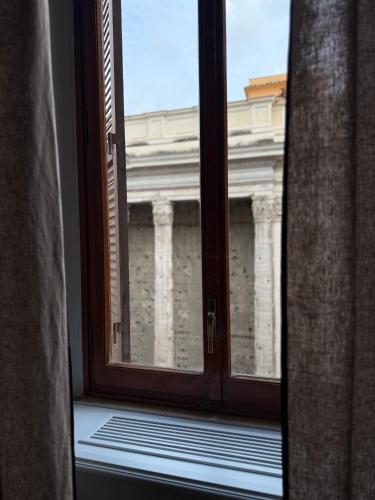 Spiriti Home Apartment New Opening Piazza di Pietra — 4-Star Luxury Hotel in Rome, Italy