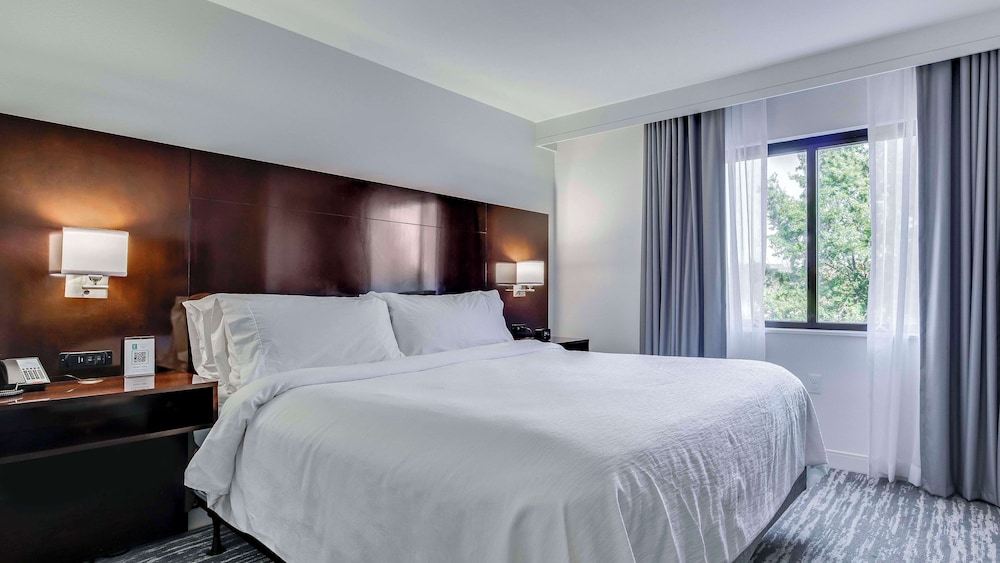 Embassy Suites Louisville East - photo 38