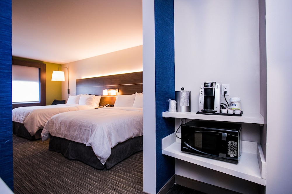 Holiday Inn Express & Suites Rehoboth Beach by IHG - photo 7