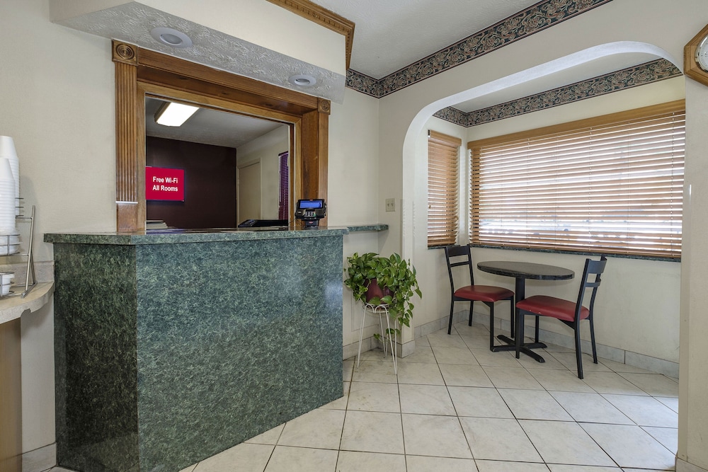 Red Roof Inn Edgewood - photo 2