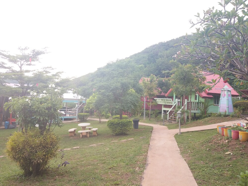 Ban Ruen Thai Resort — Muak Lek