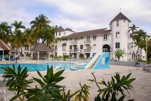 Czar's Oasis Apt B27 @ Ocho Rios — 4-Star Luxury Hotel in Ocho Rios, Jamaica