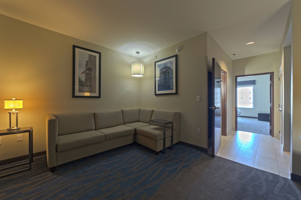 Holiday Inn & Suites San Antonio Northwest by IHG - photo 16