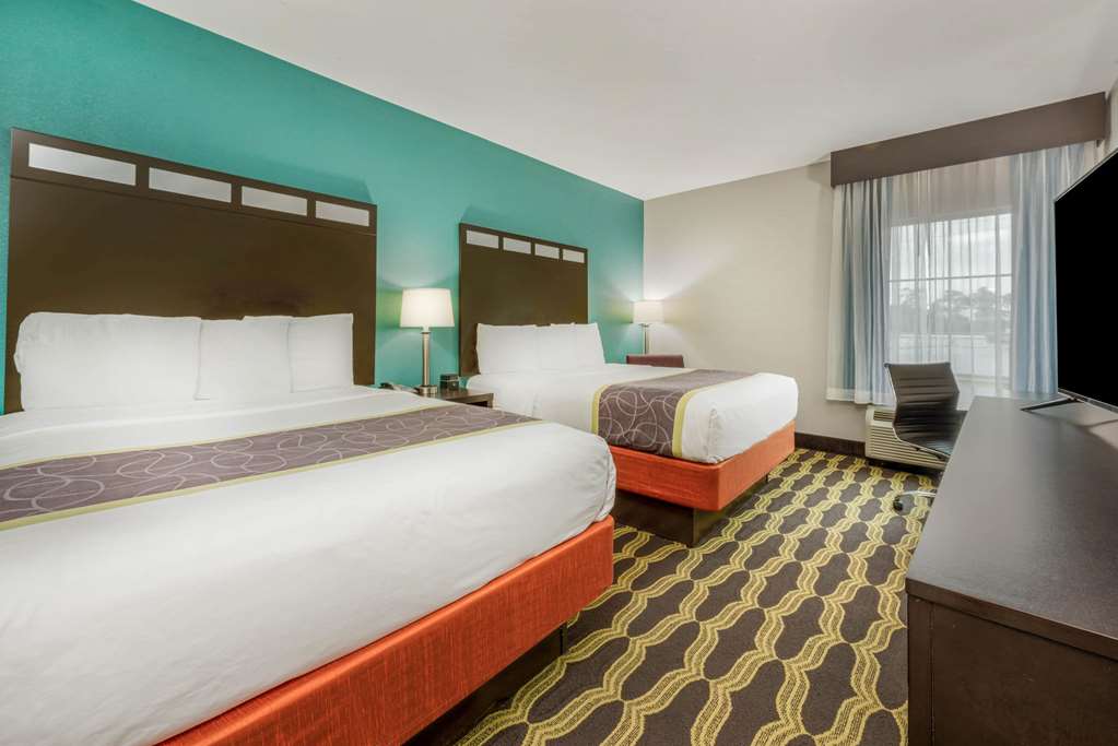 La Quinta Inn & Suites by Wyndham Houston Humble Atascocita - photo 11