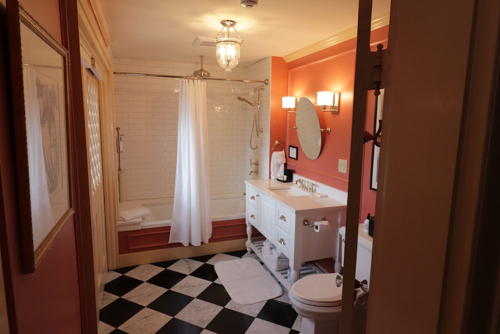 Swift House Inn - photo 104