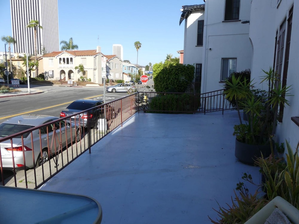 Wilshire Orange Hotel - photo 33