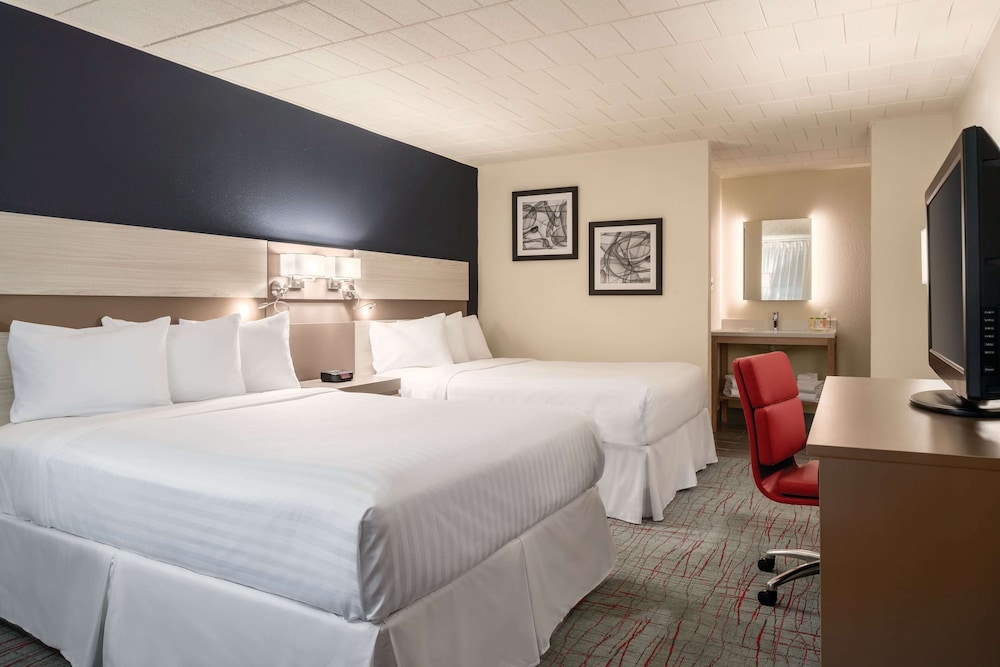 Ramada by Wyndham Indiana - photo 8