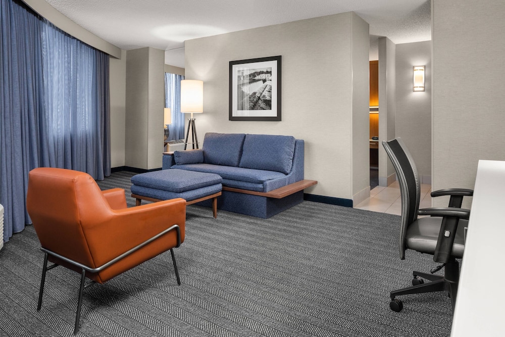 Courtyard by Marriott Minneapolis Downtown - photo 11