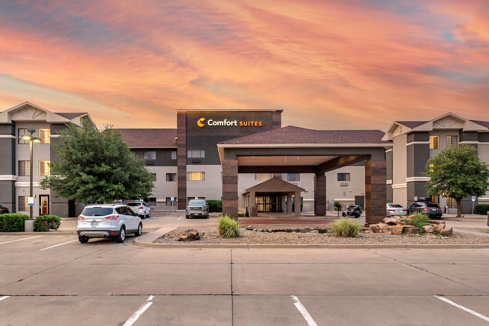 Comfort Suites Clovis North - carbon neutral hotel in Clovis