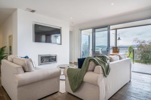 Harbour Haven Generous Group Stay Near Martha Cove — hotel in Safety Beach