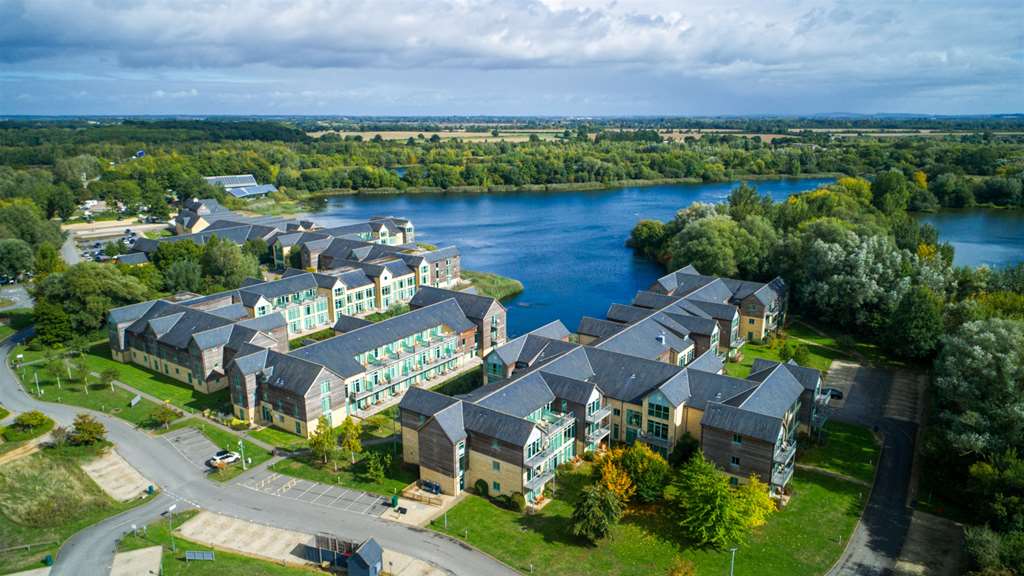 De Vere Cotswold Water Park Apartments — 4-Star Luxury Hotel in South Cerney, United Kingdom