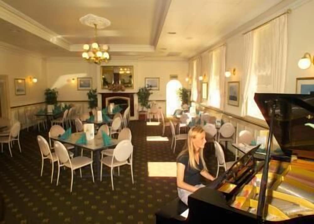 Lucas Hotel — Latrobe — photo 4