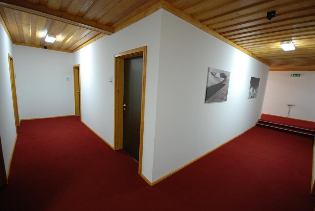 Moving Rooms - carbon neutral hotel in Wimpassing