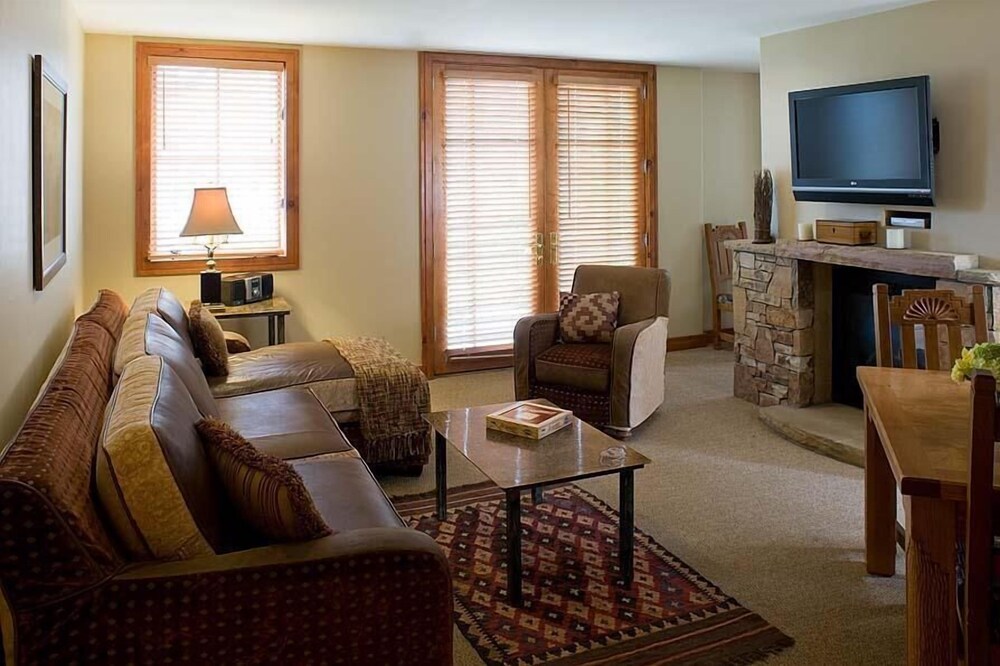 Inn at Lost Creek - photo 14