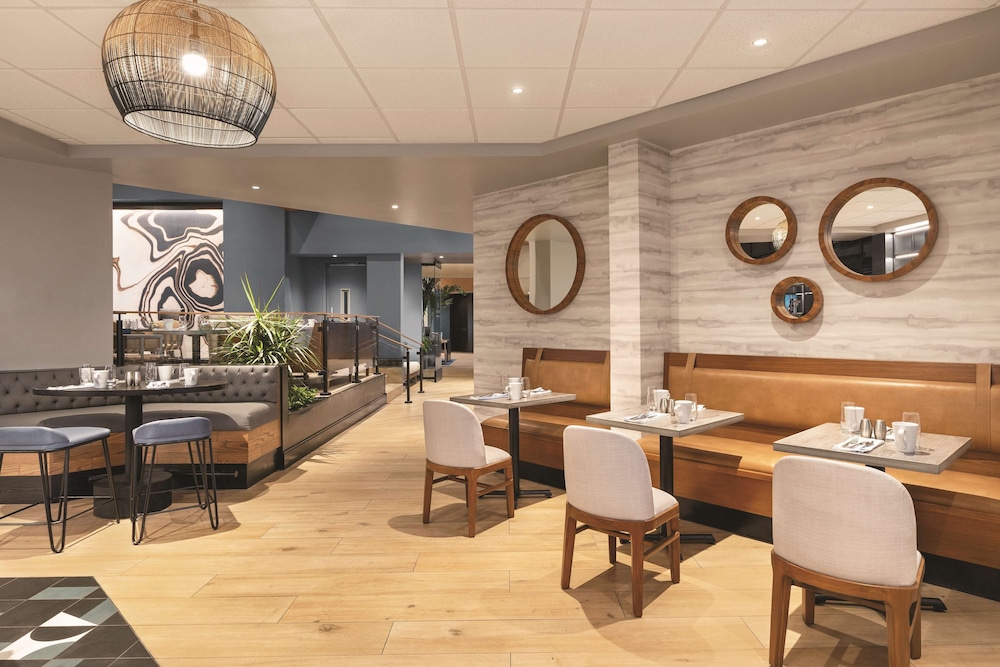 DoubleTree by Hilton Tampa Rocky Point Waterfront - photo 48