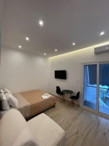 Pagrati Luxury central cozy studio — 4-Star Luxury Hotel in Athens, Greece