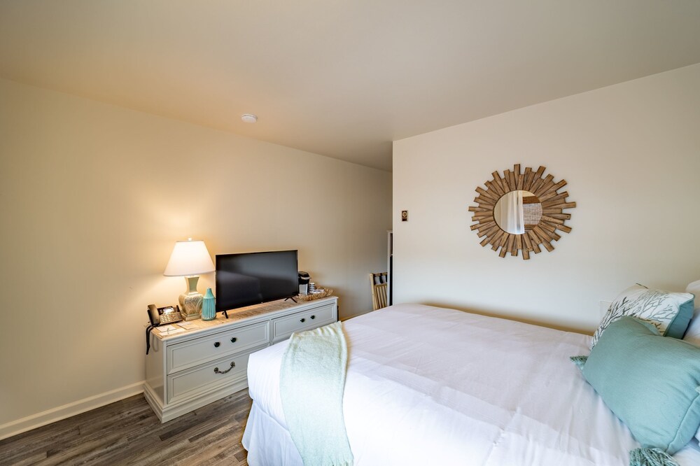 Ocean Glass Inn - photo 22