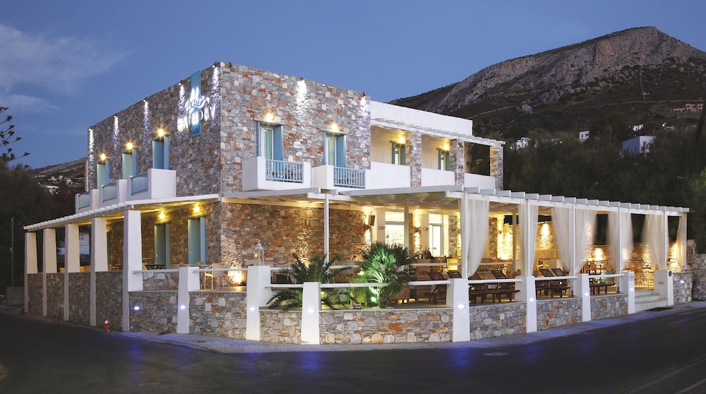 Blue Harmony Hotel — Ano Syros — photo 2
