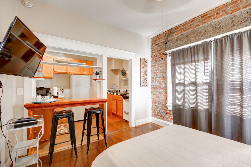 Ellison Suites - photo 13