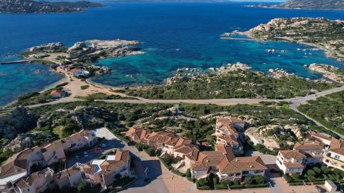 Borgo Punta Tegge il mare la spiaggia il tramonto in La Maddalena, Italy