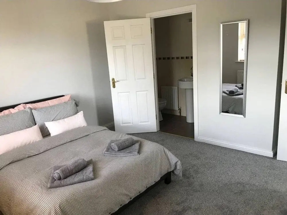 Portrush 3 Bed 2 Bath Parking Pet Friendly — hotel in Portrush